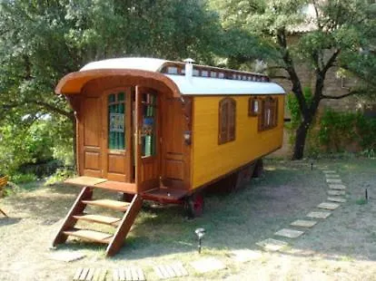 Idyllic Roulotte location